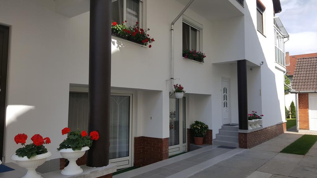 Anna Vendeghaz Bed and Breakfast Szeged Eksteriør billede