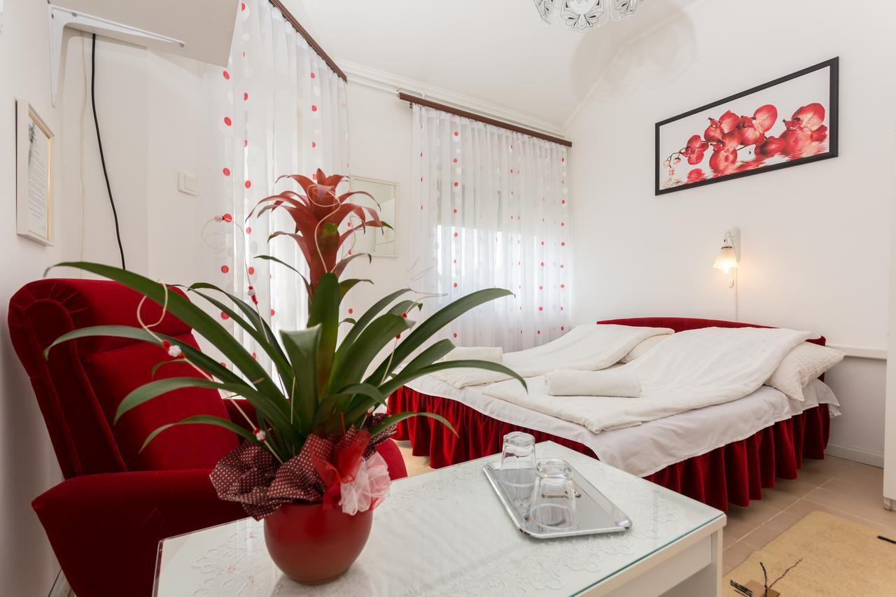 Anna Vendeghaz Bed and Breakfast Szeged Eksteriør billede